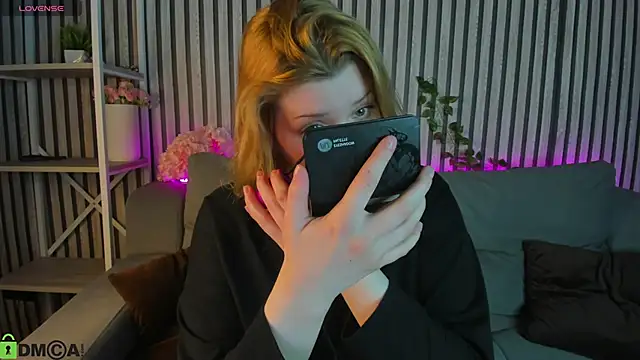 Michele Greenn online show from 03/26/26, 01:11