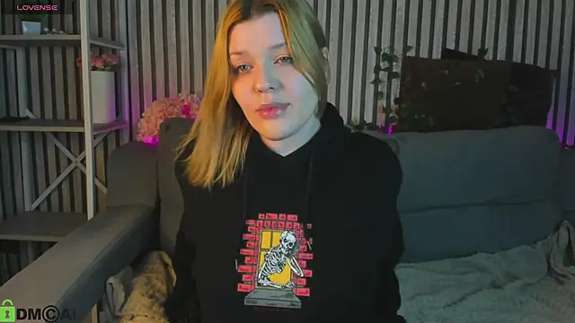 Michele Greenn online show from 04/10/26, 01:11