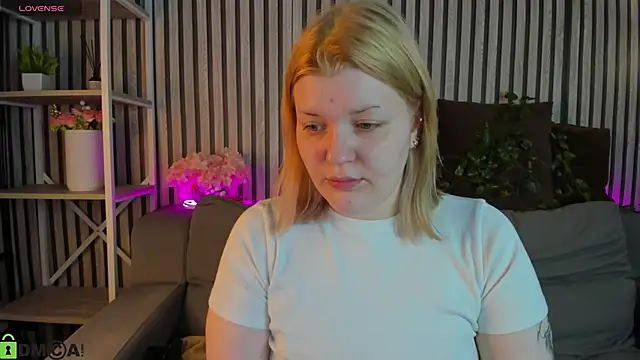 Snapshot of Michele_Greenn chatting on 04/26/26, 01:03 Michele Greenn online show from 04/26/26, 01:03