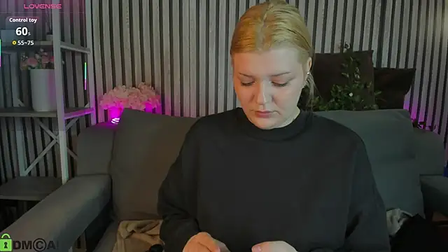 Snapshot of Michele_Greenn chatting on 04/27/26, 01:14 Michele Greenn online show from 04/27/26, 01:14