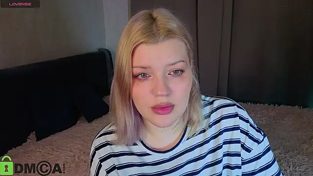 Snapshot of Michele_Greenn chatting on 05/03/26, 01:11 Michele Greenn online show from 05/03/26, 01:11