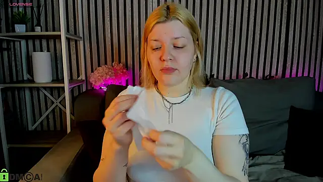 Snapshot of Michele_Greenn chatting on 05/11/26, 01:11 Michele Greenn online show from 05/11/26, 01:11