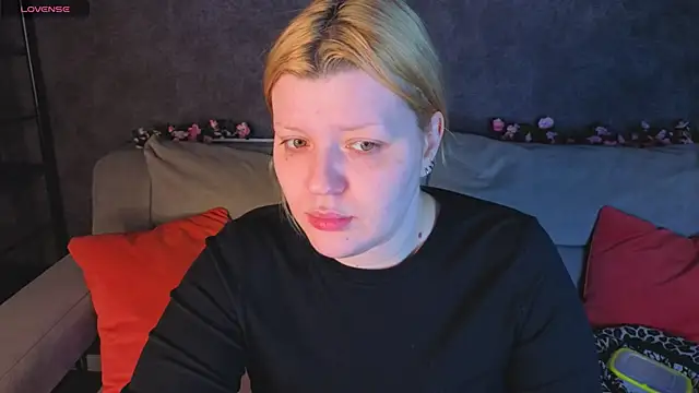 Snapshot of Michele_Greenn chatting on 05/18/26, 01:02 Michele Greenn online show from 05/18/26, 01:02