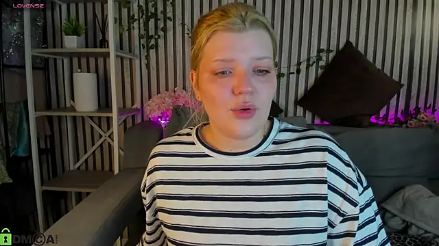 Snapshot of Michele_Greenn chatting on 06/04/26, 01:11 Michele Greenn online show from 06/04/26, 01:11