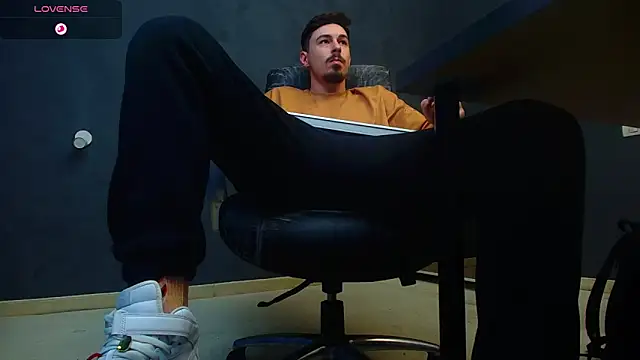 EnzoRace online show from 10/09/25, 05:27