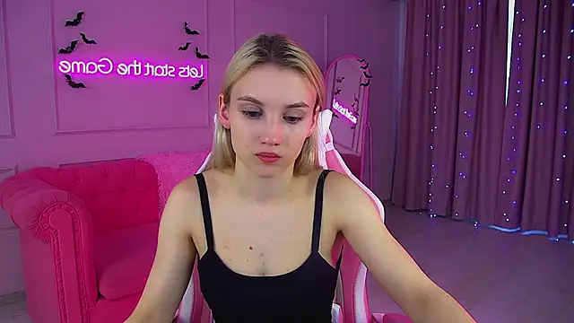 Snapshot of StacyEvances chatting on 11/01/25, 08:49 StacyEvances online show from 11/01/25, 08:49