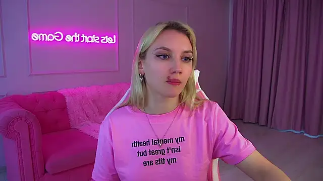 Snapshot of StacyEvances chatting on 11/14/25, 06:23 StacyEvances online show from 11/14/25, 06:23