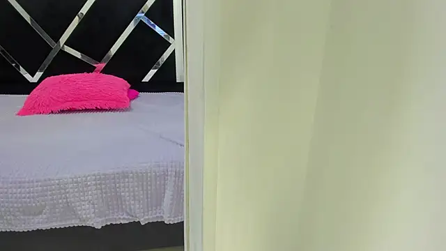 iisabella noa online show from 09/29/25, 01:16