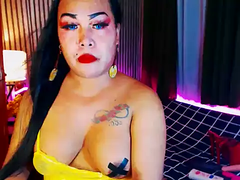 Snapshot of CumFactoryLuna chatting on 06/11/26, 10:02 CumFactoryLuna online show from 06/11/26, 10:02