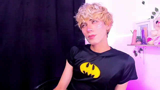 Snapshot of Cooperrosscute233 chatting on 10/02/25, 05:25 Cooperrosscute233 online show from 10/02/25, 05:25