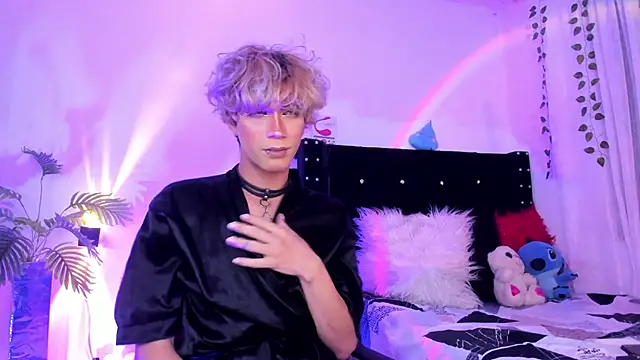 Snapshot of Cooperrosscute233 chatting on 02/15/26, 03:47 Cooperrosscute233 online show from 02/15/26, 03:47