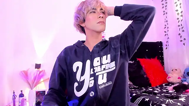 Snapshot of Cooperrosscute233 chatting on 02/21/26, 07:04 Cooperrosscute233 online show from 02/21/26, 07:04