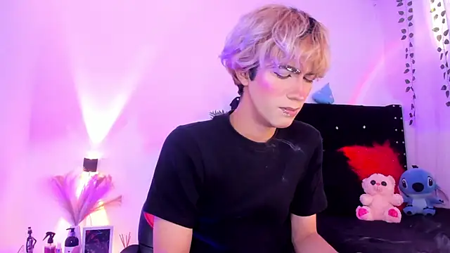 Snapshot of Cooperrosscute233 chatting on 02/25/26, 07:56 Cooperrosscute233 online show from 02/25/26, 07:56