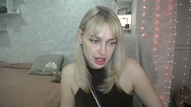 NickyAdamidi online show from 10/10/25, 04:17