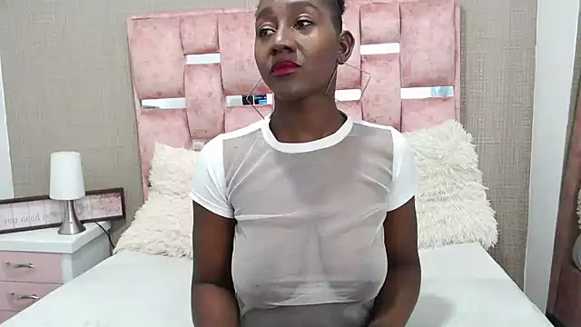 Snapshot of NahomyHawk chatting on 12/15/25, 09:08 NahomyHawk online show from 12/15/25, 09:08