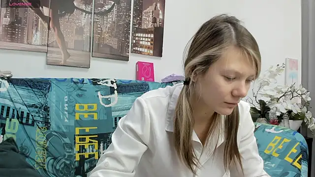 Sunny Sammy online show from 11/17/25, 01:33