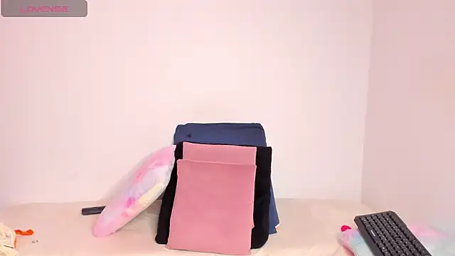 Brandy brown  online show from 10/22/25, 11:48