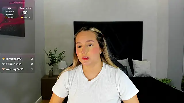 Emmaa white  online show from 07/24/26, 05:33
