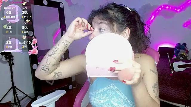 larah uwu online show from 10/06/25, 07:33