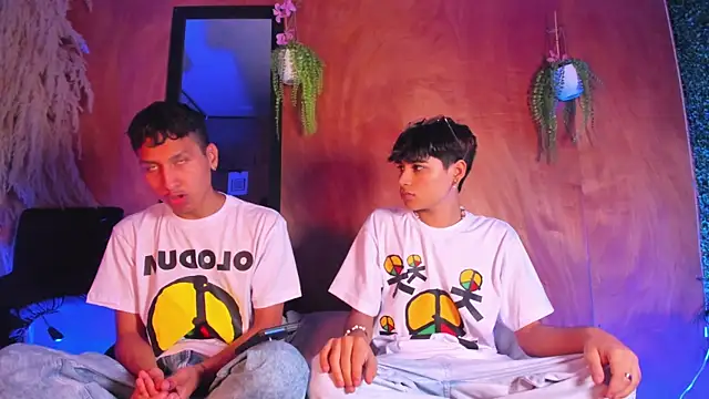 spicy adonhis online show from 04/24/26, 01:24