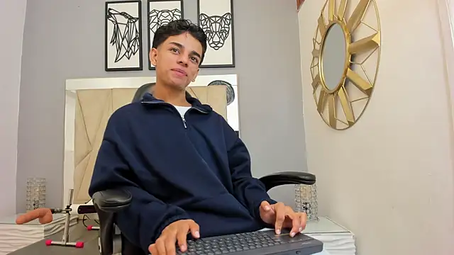 Snapshot of owen__johnson chatting on 10/02/25, 12:12 owen johnson online show from 10/02/25, 12:12