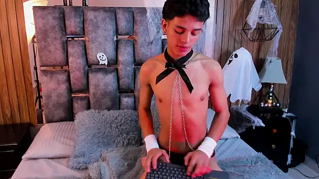 Snapshot of owen__johnson chatting on 10/28/25, 11:58 owen johnson online show from 10/28/25, 11:58