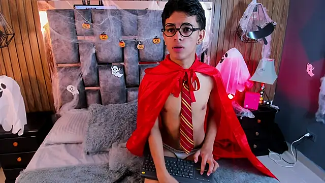 Snapshot of owen__johnson chatting on 10/29/25, 12:18 owen johnson online show from 10/29/25, 12:18