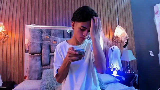 Snapshot of owen__johnson chatting on 11/02/25, 11:45 owen johnson online show from 11/02/25, 11:45