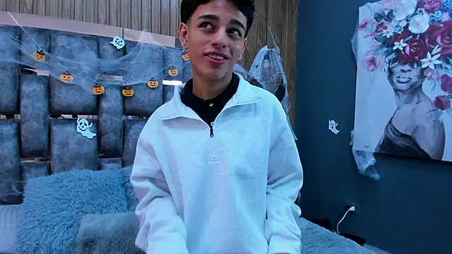 Snapshot of owen__johnson chatting on 11/03/25, 12:28 owen johnson online show from 11/03/25, 12:28