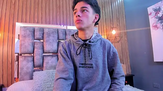 Snapshot of owen__johnson chatting on 11/10/25, 12:04 owen johnson online show from 11/10/25, 12:04