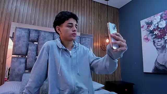 Snapshot of owen__johnson chatting on 11/19/25, 11:54 owen johnson online show from 11/19/25, 11:54