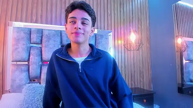 Snapshot of owen__johnson chatting on 11/21/25, 11:42 owen johnson online show from 11/21/25, 11:42