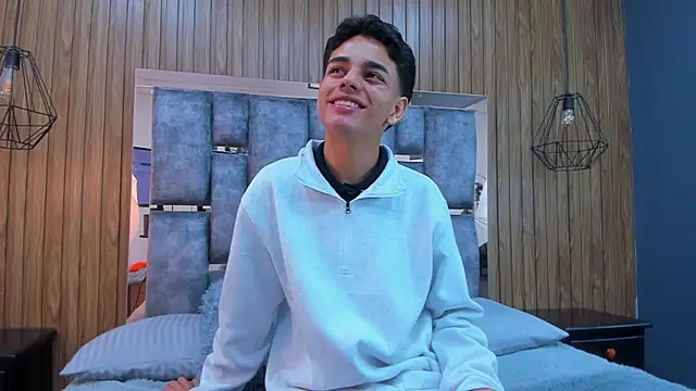 Snapshot of owen__johnson chatting on 11/22/25, 12:15 owen johnson online show from 11/22/25, 12:15