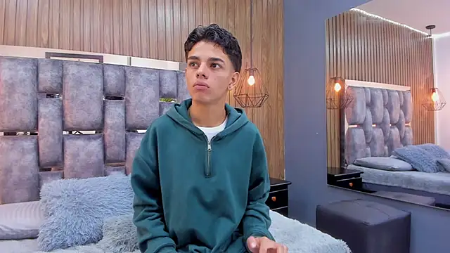 Snapshot of owen__johnson chatting on 11/24/25, 12:16 owen johnson online show from 11/24/25, 12:16