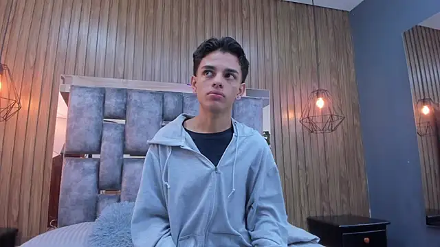 Snapshot of owen__johnson chatting on 12/15/25, 12:09 owen johnson online show from 12/15/25, 12:09