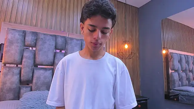 owen  johnson online show from 04/23/26, 11:42