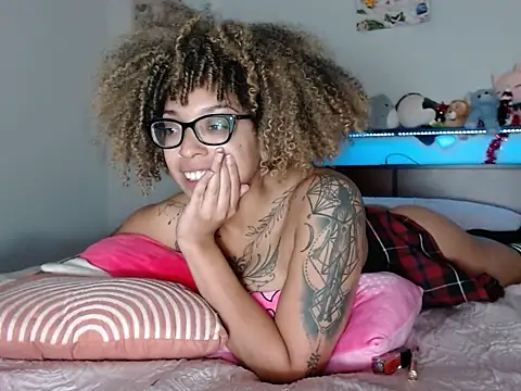 Snapshot of Cherribombzz chatting on 03/01/26, 05:15 Cherribombzz online show from 03/01/26, 05:15