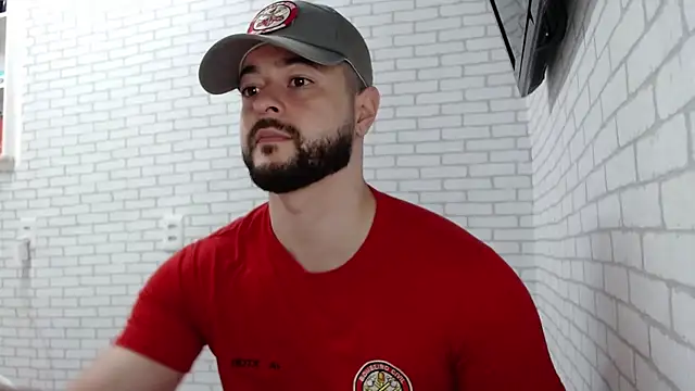 Snapshot of BombeiroHotx chatting on 10/05/25, 03:54 BombeiroHotx online show from 10/05/25, 03:54