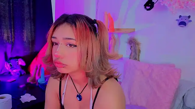 zoelight18 online show from 11/23/25, 04:07