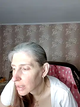 Snapshot of CandiCole chatting on 06/19/26, 04:28 CandiCole online show from 06/19/26, 04:28