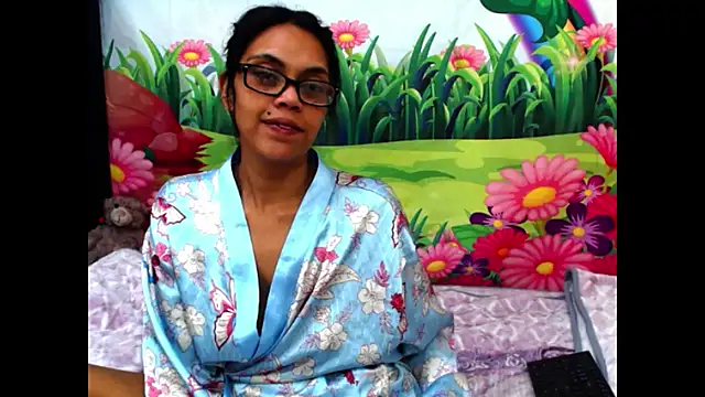 indiandesire4u69 online show from 11/13/25, 04:33
