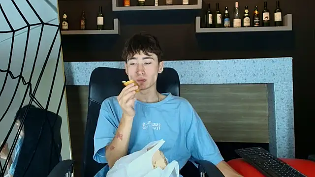  DantFox  online show from 11/05/25, 08:53