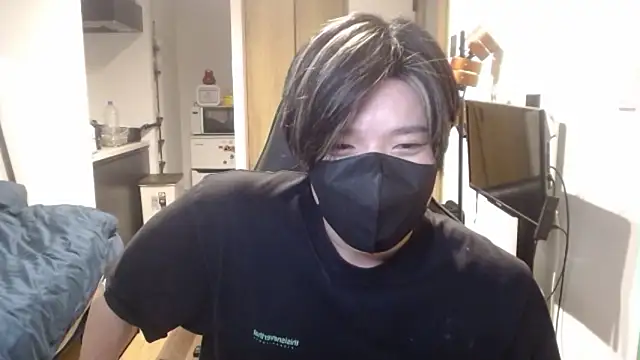 Snapshot of Mei-Tanaka chatting on 10/15/25, 02:28 Mei-Tanaka online show from 10/15/25, 02:28