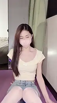 Snapshot of Ninii-b chatting on 09/24/25, 01:03 Ninii-b online show from 09/24/25, 01:03