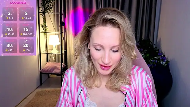 BiancaHelo online show from 12/16/25, 10:26