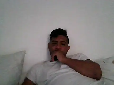 Snapshot of HRPEN chatting on 11/20/25, 10:59 HRPEN online show from 11/20/25, 10:59