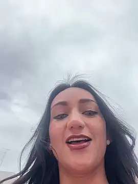 Ninabigtitied online show from 10/19/25, 10:49