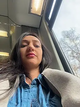 Ninabigtitied online show from 11/12/25, 12:16