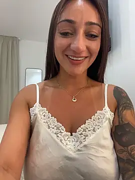 Ninabigtitied online show from 12/15/25, 05:28