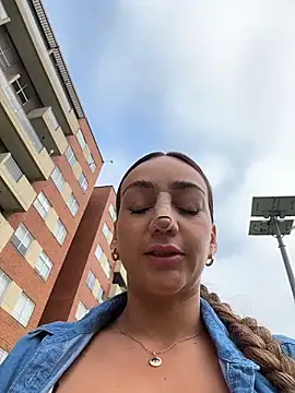 Ninabigtitied online show from 04/14/26, 12:22